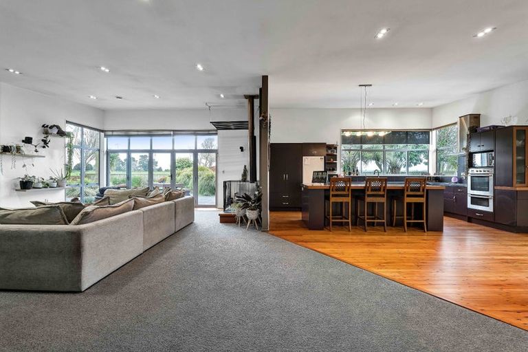 Photo of property in 82 Mawhitiwhiti Road, Normanby, Hawera, 4675