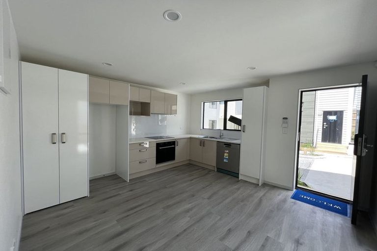 Photo of property in 12 Matukutureia Lane, Manurewa, Auckland, 2102