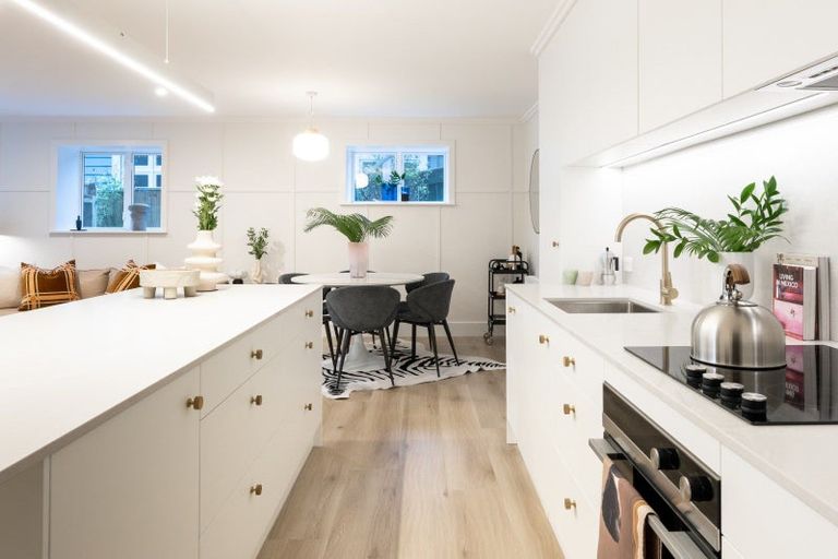 Photo of property in Hamilton Flats, 1/9 Hawker Street, Mount Victoria, Wellington, 6011