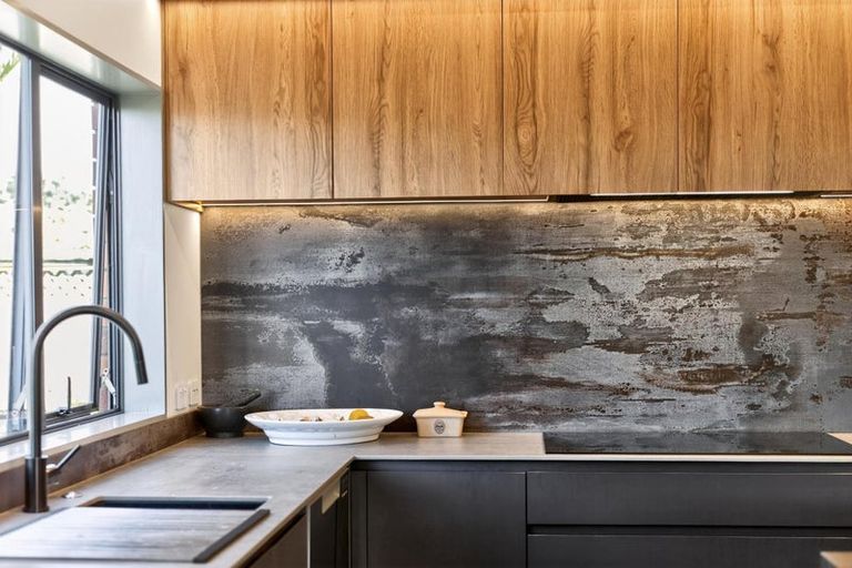 Photo of property in 28 Connemara Court, West Harbour, Auckland, 0618