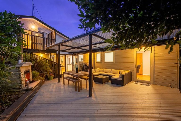 Photo of property in 15 Tiromoana Road, Raumati South, Paraparaumu, 5032