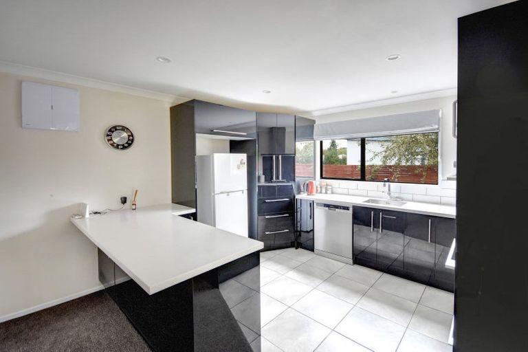 Photo of property in 30 Burns Street, Milton, 9220