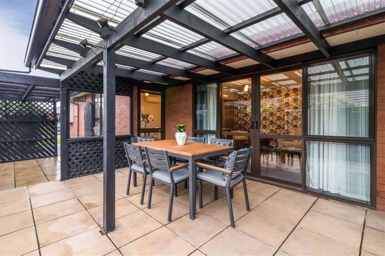 Photo of property in 1 Innisfree Place, Northwood, Christchurch, 8051