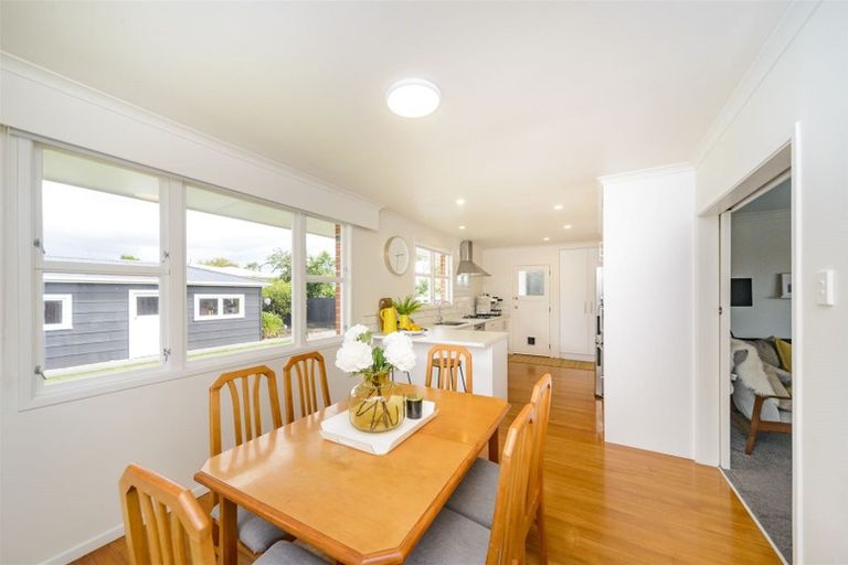 Photo of property in 16 Kapiti Place, Awapuni, Palmerston North, 4412