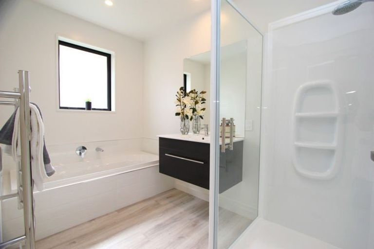 Photo of property in 17 Northmoor Boulevard, Rolleston, 7615