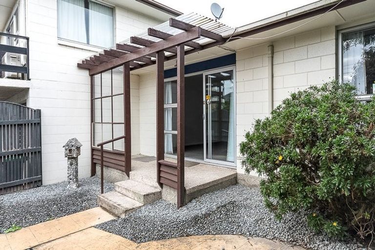 Photo of property in 2/101 Middlepark Road, Sockburn, Christchurch, 8042