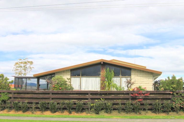 Photo of property in 216 Cambridge Road, Bethlehem, Tauranga, 3110