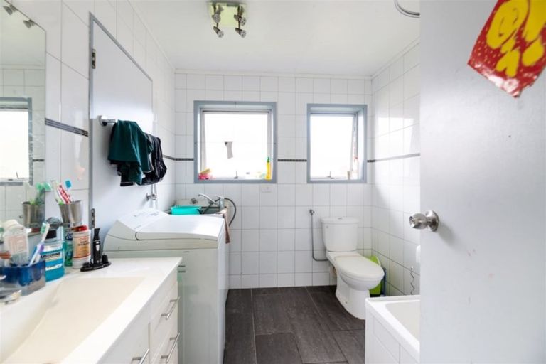 Photo of property in 6/13 Seabrook Avenue, New Lynn, Auckland, 0600