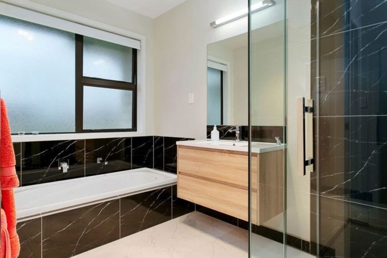 Photo of property in 1 Bourke Drive, Cambridge, 3434