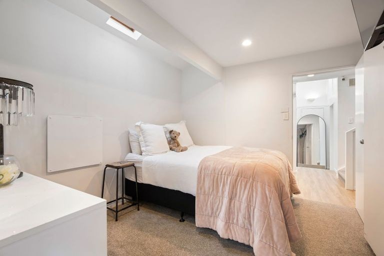 Photo of property in 1/35 Newhaven Terrace, Mairangi Bay, Auckland, 0630