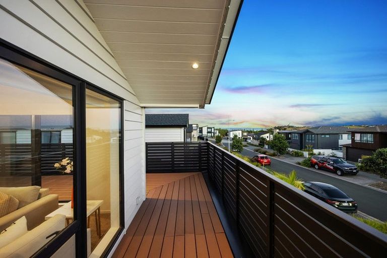 Photo of property in 7 Hanikura Street, Long Bay, Auckland, 0630