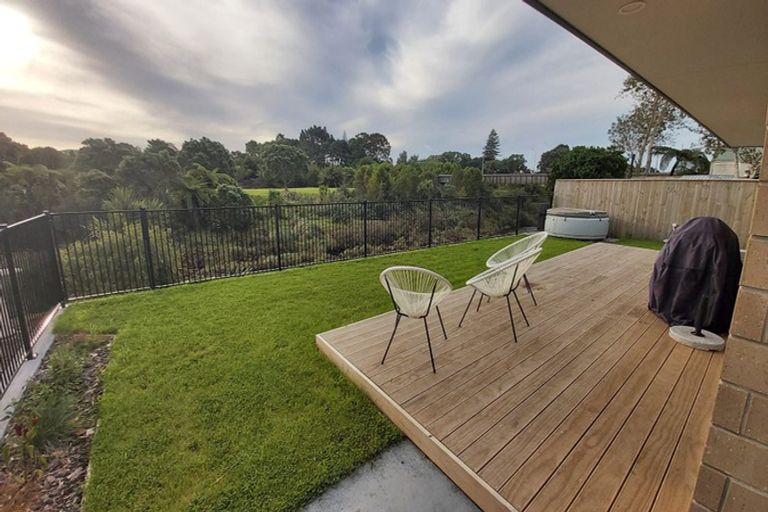 Photo of property in 6a Queens Road, Glen Avon, New Plymouth, 4312