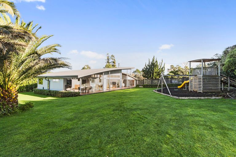 Photo of property in 6 Karioitahi Road, Waiuku, 2123