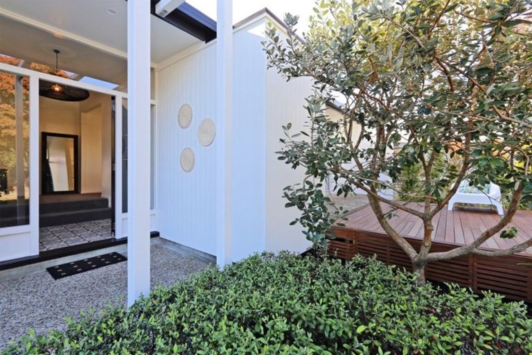 Photo of property in 20 Saint Hill Lane, Havelock North, 4130