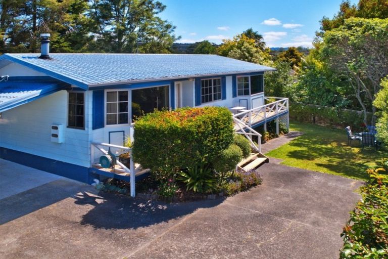 Photo of property in 1/95 Atkinson Road, Titirangi, Auckland, 0604