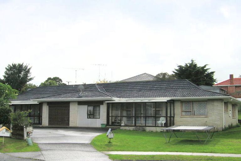 Photo of property in 2/16 Sirius Place, Botany Downs, Auckland, 2010