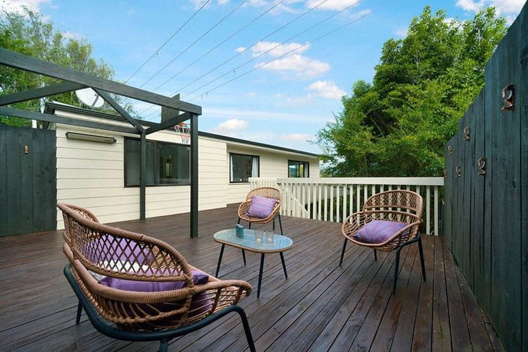 Photo of property in 2/31 Rangeview Road, Sunnyvale, Auckland, 0612