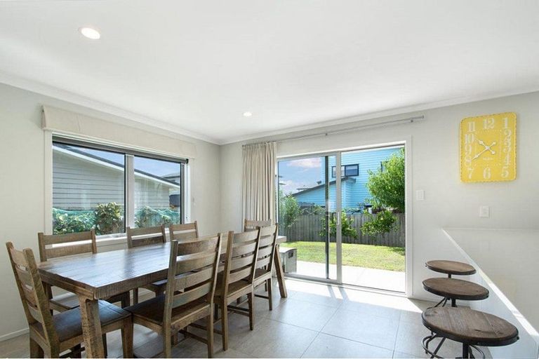 Photo of property in 91b Wharf Road, Te Atatu Peninsula, Auckland, 0610