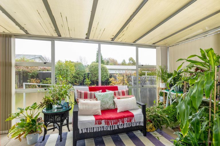 Photo of property in 20 Timaru Road, Waimate, 7924