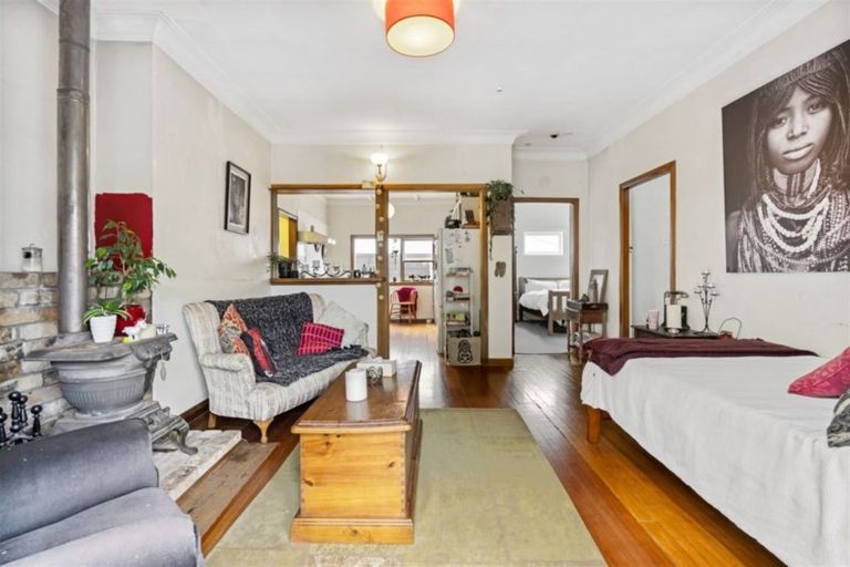 Photo of property in 44 Alberta Street, Point Chevalier, Auckland, 1022