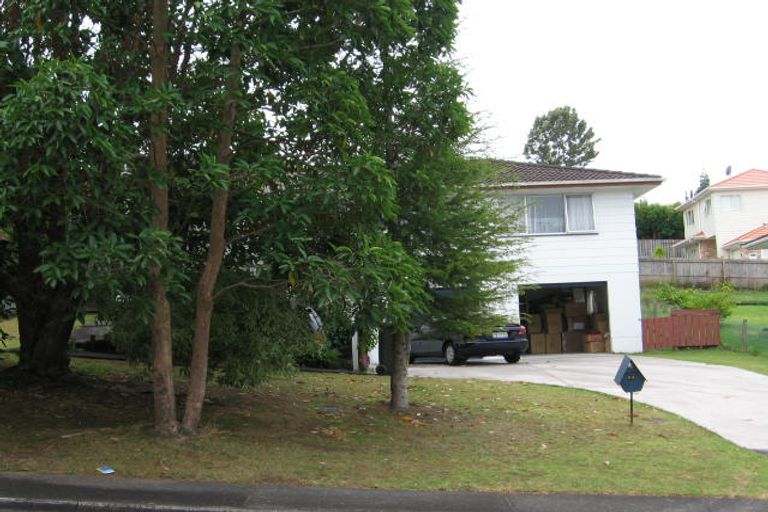 Photo of property in 23 Regency Place, Sunnynook, Auckland, 0632