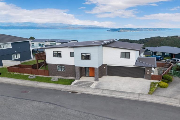 Photo of property in 85 Spenmoor Street, Newlands, Wellington, 6037