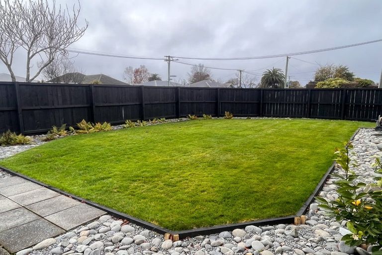 Photo of property in 16 Daniels Road, Redwood, Christchurch, 8051
