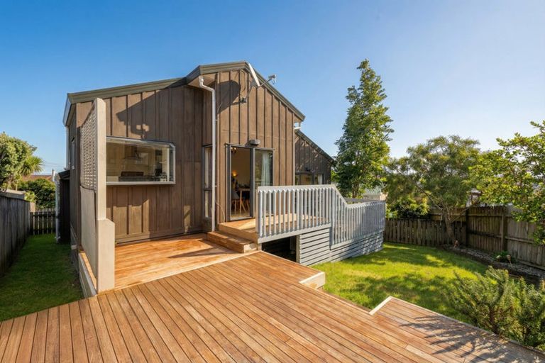 Photo of property in 2/28 Pahi Place, West Harbour, Auckland, 0618