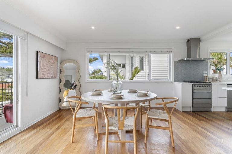 Photo of property in 2/104 Sylvan Avenue, Northcote, Auckland, 0627