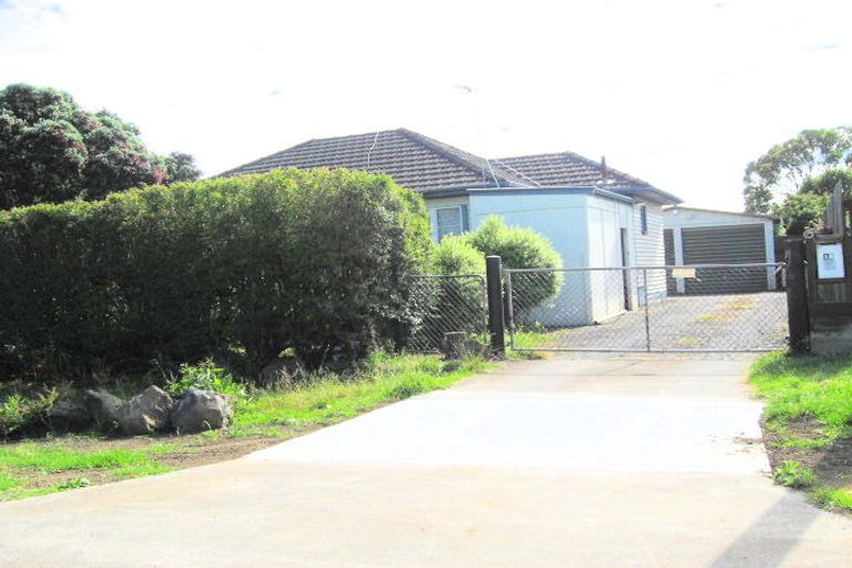 Photo of property in 2/23 Kiwi Esplanade, Mangere Bridge, Auckland, 2022