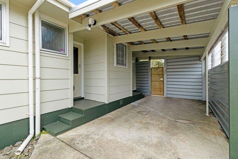 Photo of property in 24 Hood Street, Castlecliff, Whanganui, 4501