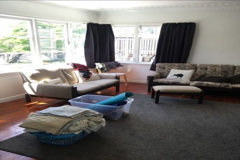 Photo of property in 97 Awaroa Road, Sunnyvale, Auckland, 0612