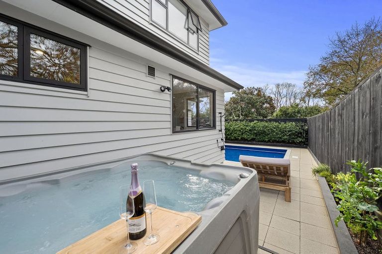 Photo of property in 104c Lake Road, Belmont, Auckland, 0622