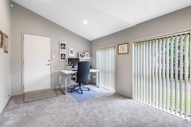 Photo of property in 1/40 Becroft Drive, Forrest Hill, Auckland, 0620