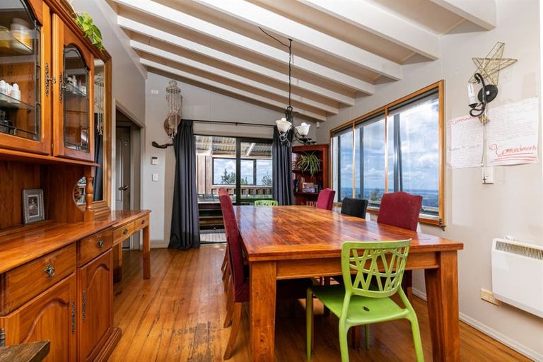 Photo of property in 166 Opanuku Road, Henderson Valley, Auckland, 0612