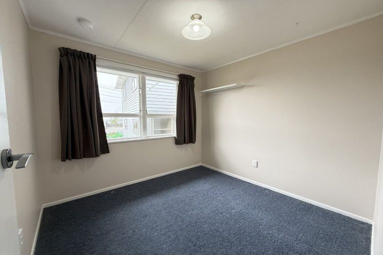 Photo of property in 13 Jane Grove, Paparangi, Wellington, 6037