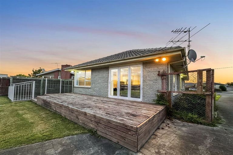 Photo of property in 76 Cotswold Avenue, Bishopdale, Christchurch, 8053