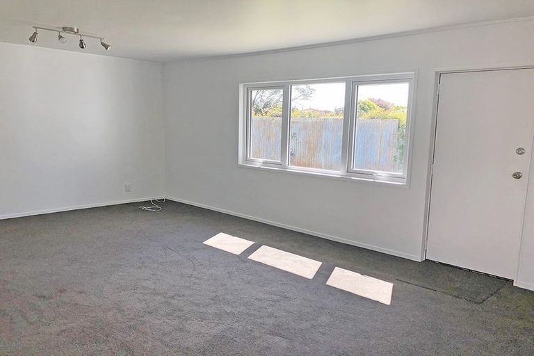 Photo of property in 1/18 Tironui Station Road East, Papakura, 2112
