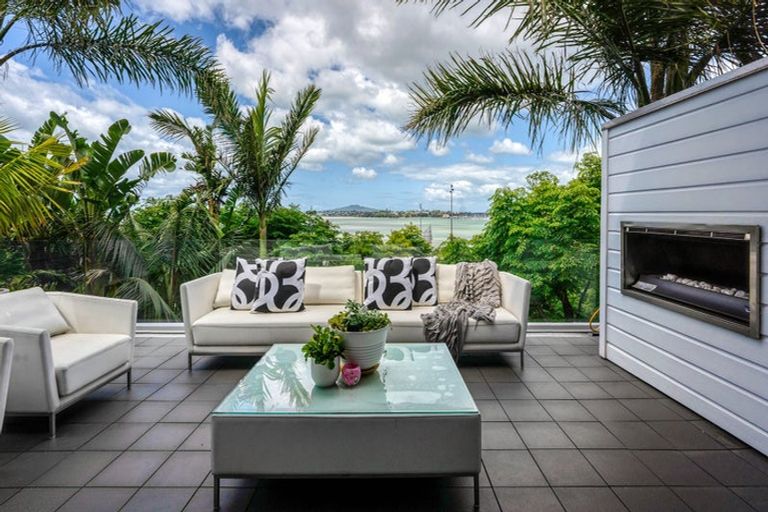 Photo of property in 87 Princes Street, Northcote Point, Auckland, 0627