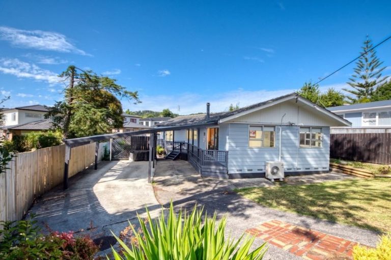 Photo of property in 28 Matama Road, Glen Eden, Auckland, 0602