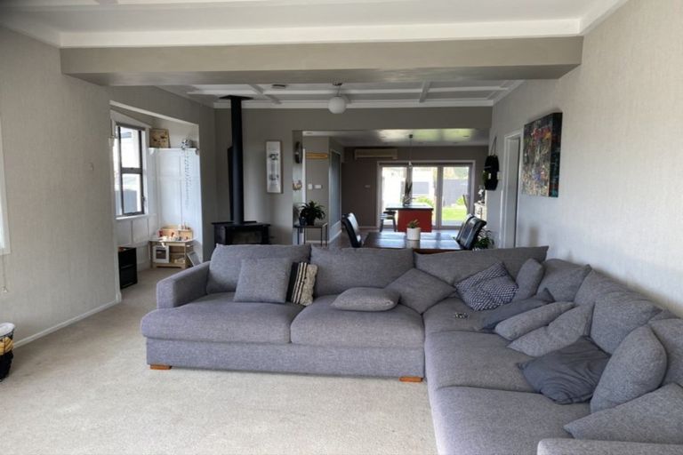 Photo of property in 5 Kitchener Street, Eltham, 4322