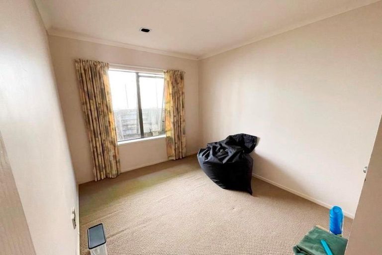 Photo of property in 34 Helen Ryburn Place, Torbay, Auckland, 0630