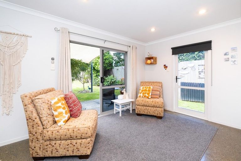 Photo of property in 6 Wellwood Terrace, Te Awanga, 4102