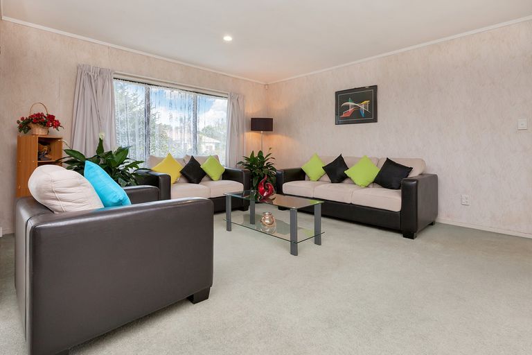 Photo of property in 65a Harmel Road, Glendene, Auckland, 0602