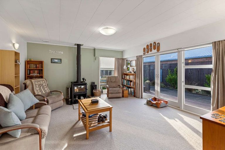 Photo of property in 16 Maunder Street, Marton, 4710