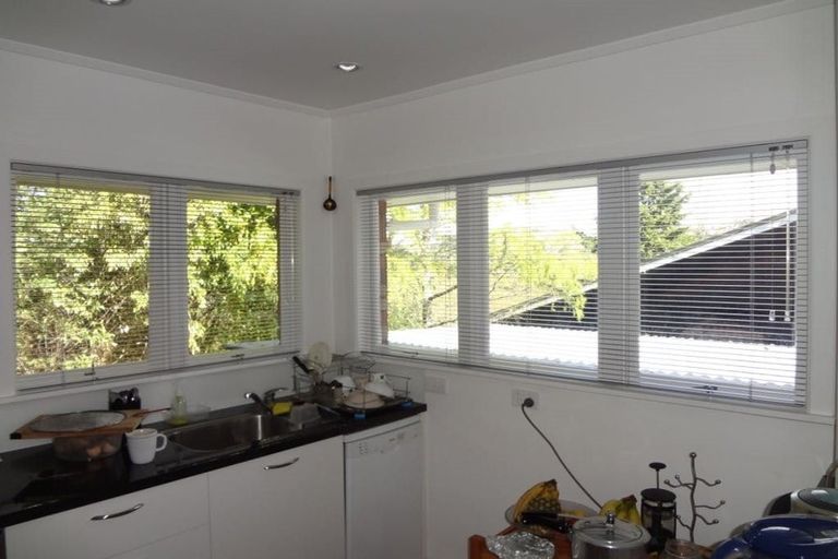 Photo of property in 2/20 Saint Peters Street, Northcote, Auckland, 0627