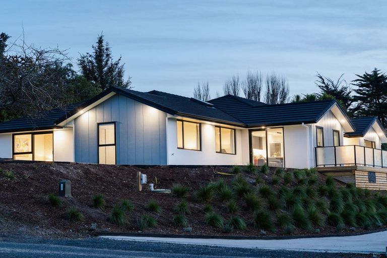 Photo of property in 16 Caernarvon Street, Allanton, Mosgiel, 9092