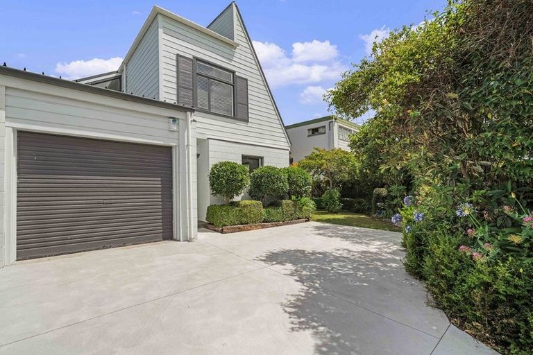 Photo of property in 1/7 Rachel Place, Avonhead, Christchurch, 8042