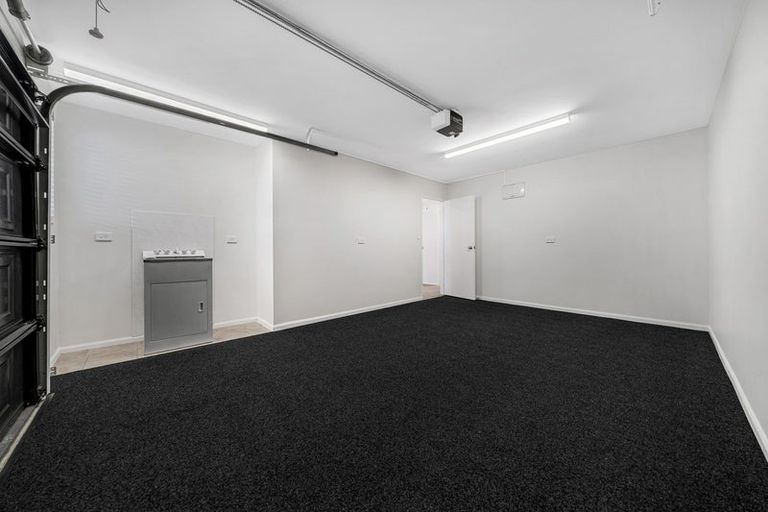 Photo of property in 2/27 Kellaway Drive, East Tamaki, Auckland, 2013