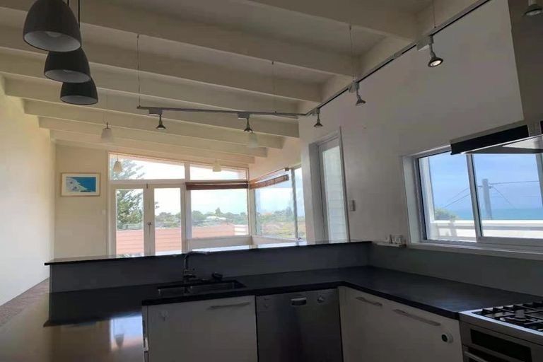 Photo of property in 37 Park Rise, Campbells Bay, Auckland, 0630